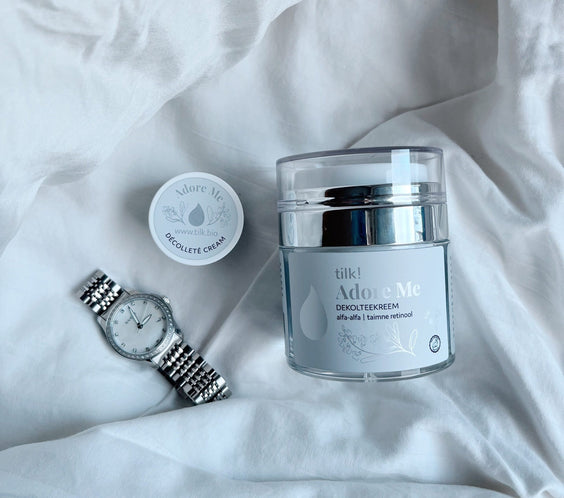 Adore Me Rich Décolleté Cream with Alfalfa and Plant-Based Retinol, 50ml