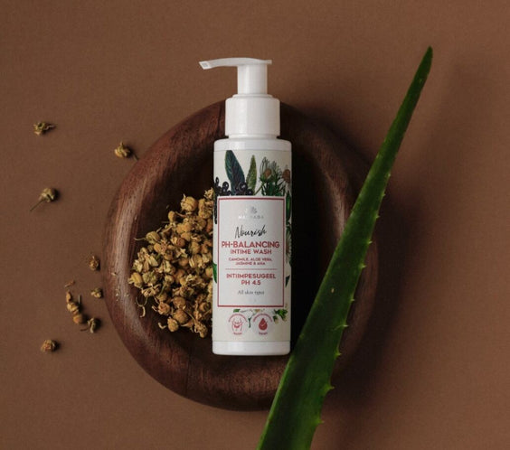 Intimate Wash Gel with Chamomile, Aloe, and AHA, pH 4.5